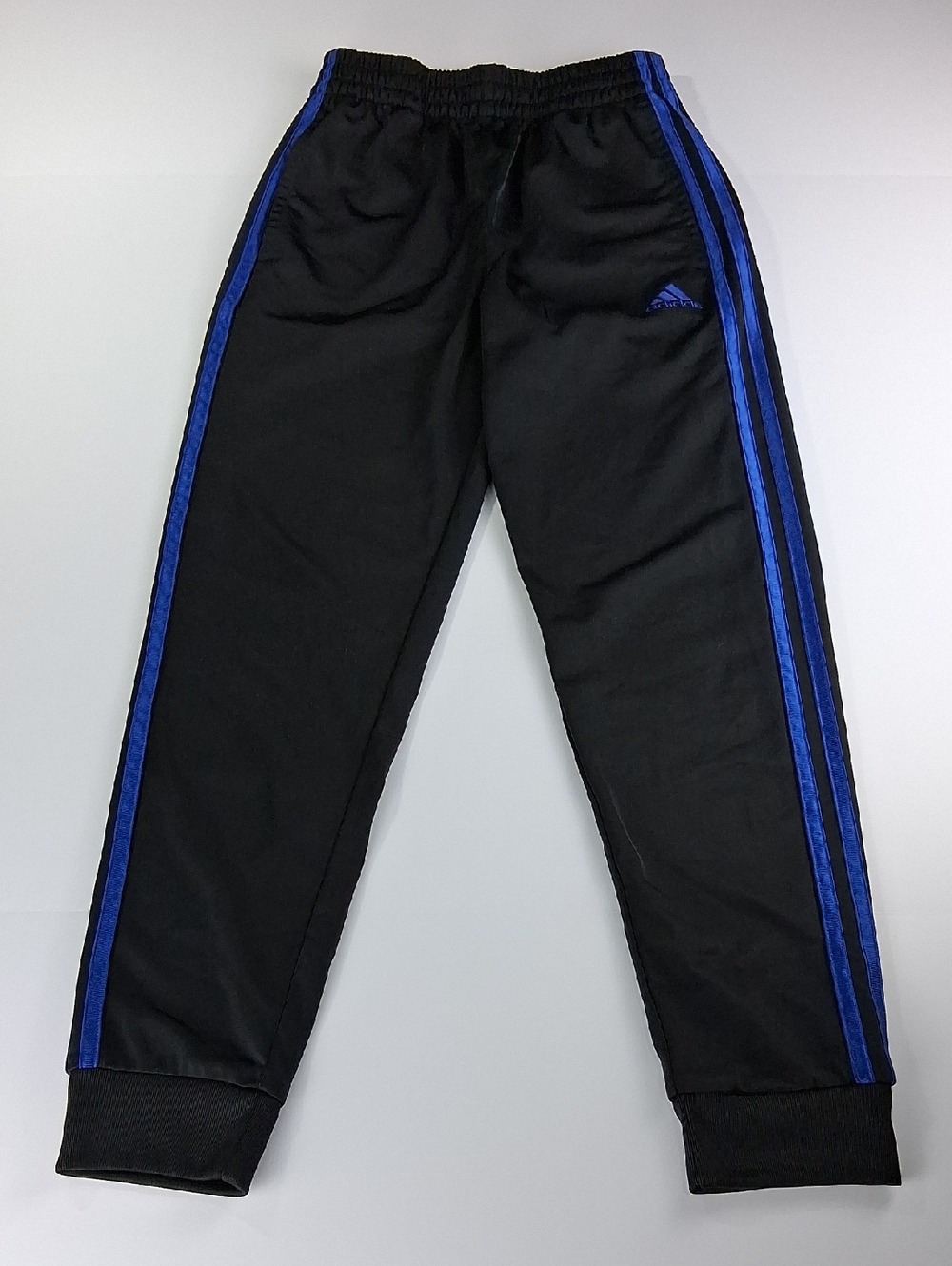 Boys Adidas Black Athletic Pants with Blue Side Stripes Size Medium (10/12)